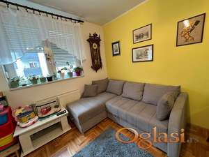 Odličan dvosoban stan u Petrovaradinu!